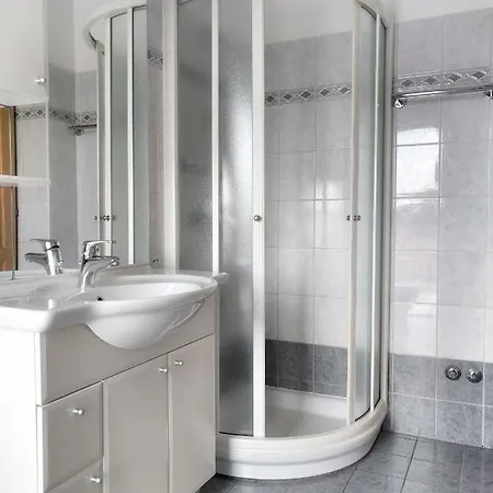 Διαμέρισμα Skaline *