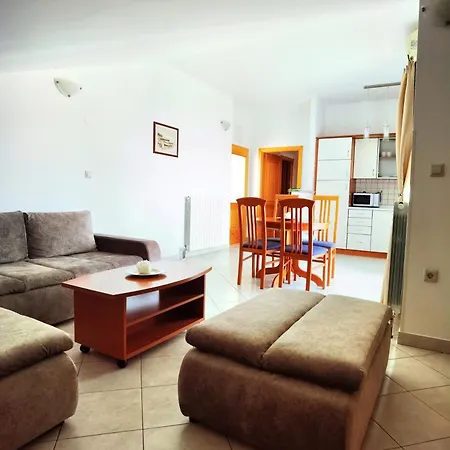 Apartment Skaline *